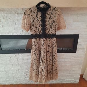 Lace midi dress colorblock